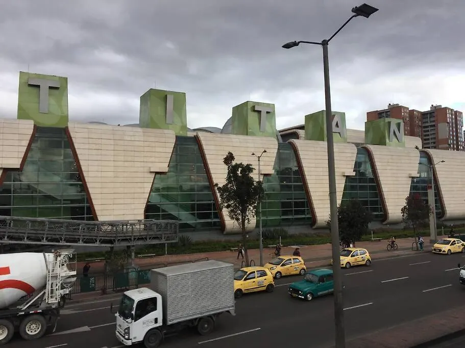 Apartamento Cerca Del Centro Comercial Titan. 300 Bogota Apartment