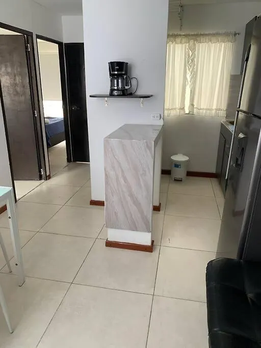 Apartamento Cerca Del Centro Comercial Titan. 300 Bogotá